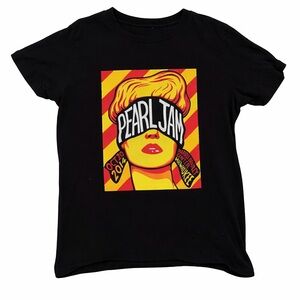 Pearl Jam Graphic T-Shirt – Size Small